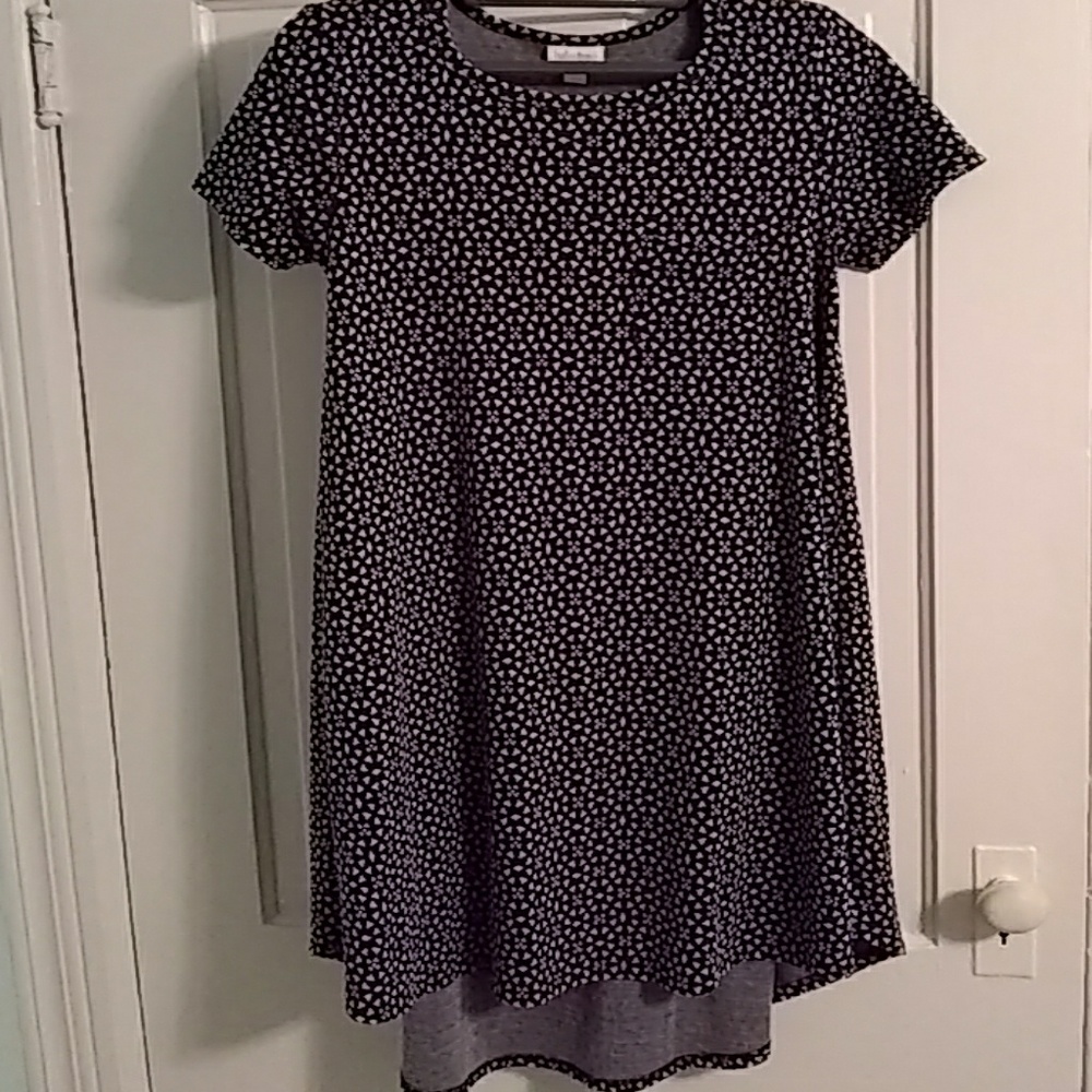 Small LuLaRoe Carly